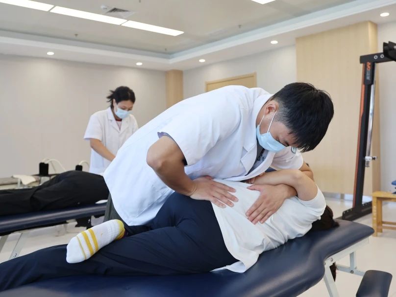中医康复日间诊疗：“走读式”治疗，还能刷医保？
