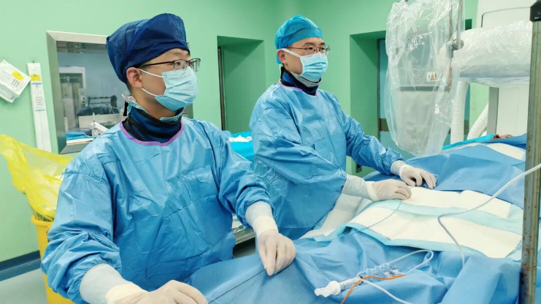 深夜胸痛紧急送医，一场牌局险酿大祸！