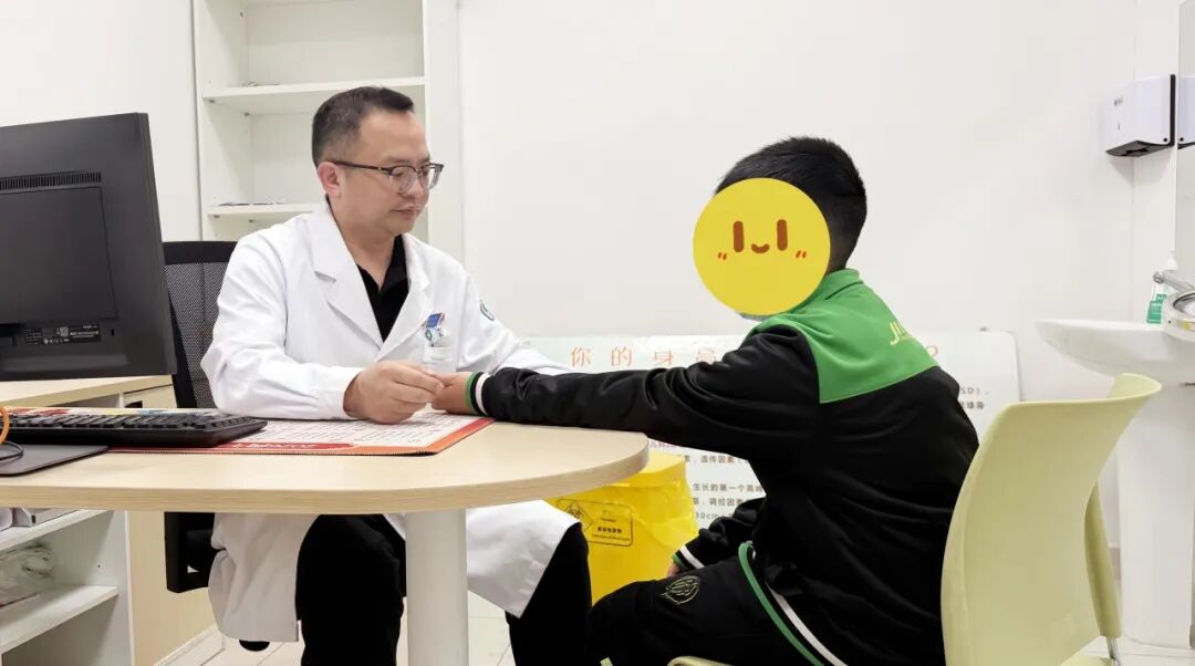 警惕！8岁女童月经初潮，身高可能提前“刹车”